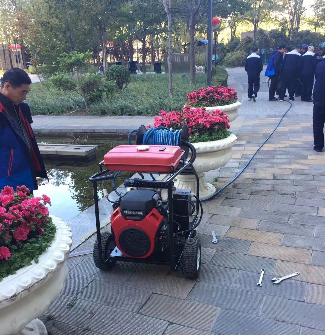 高壓管道疏通機(jī)
